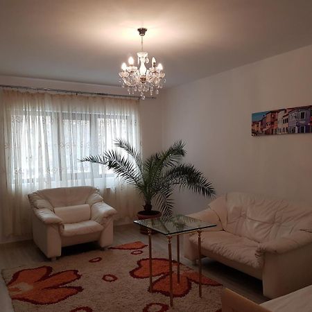 Rent Holding Apartments Iasi Luaran gambar