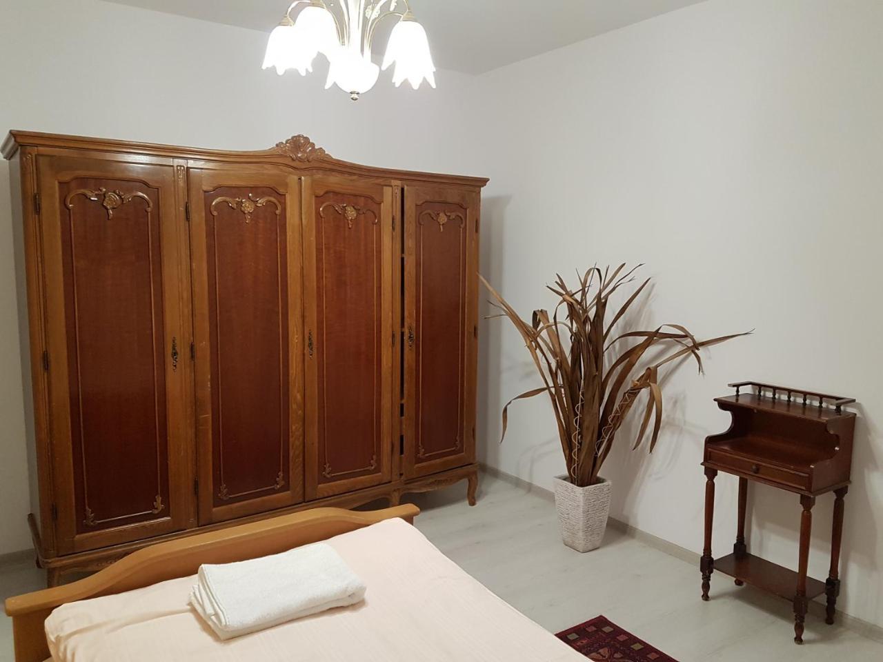 Rent Holding Apartments Iasi Luaran gambar