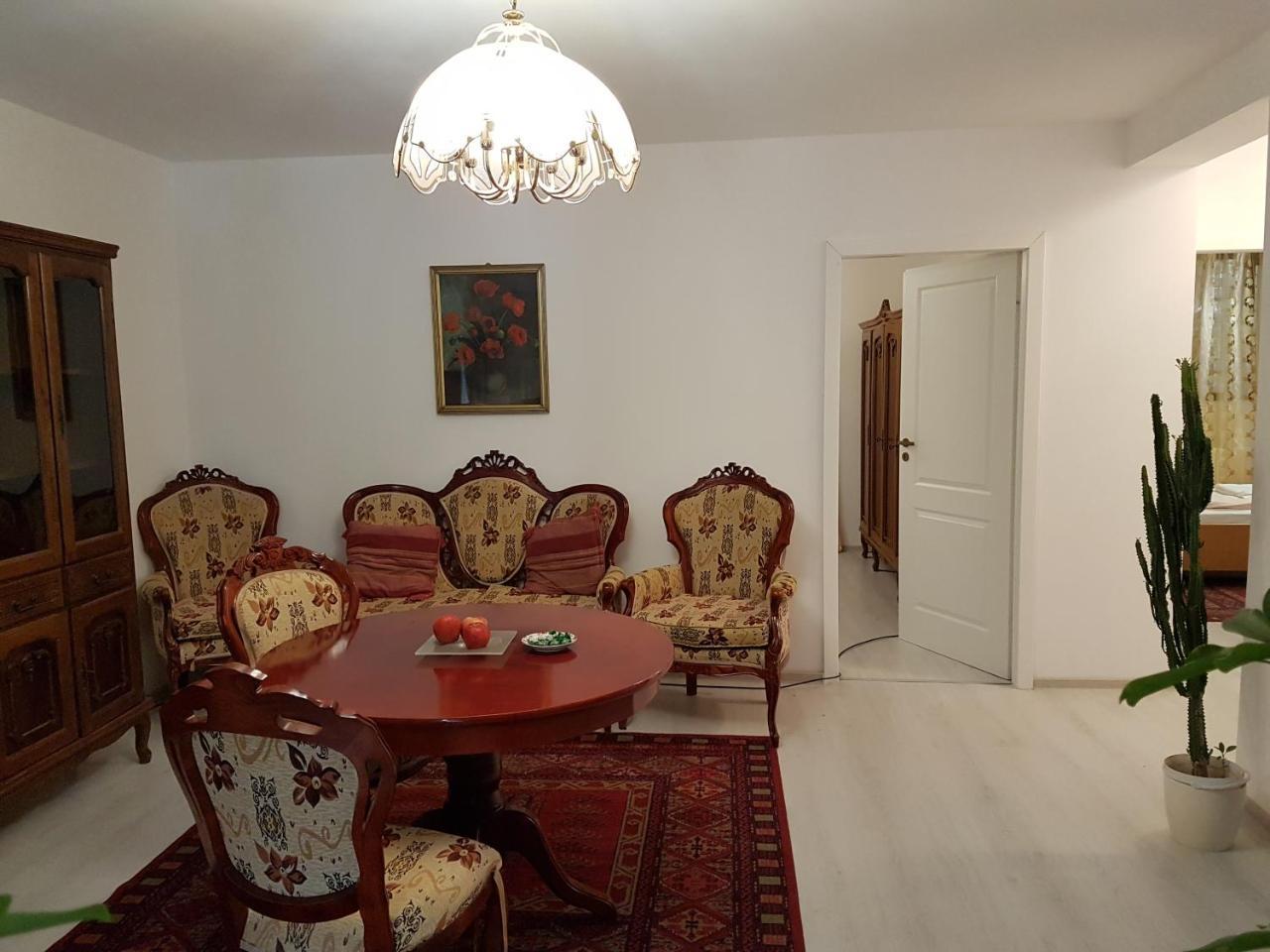 Rent Holding Apartments Iasi Luaran gambar
