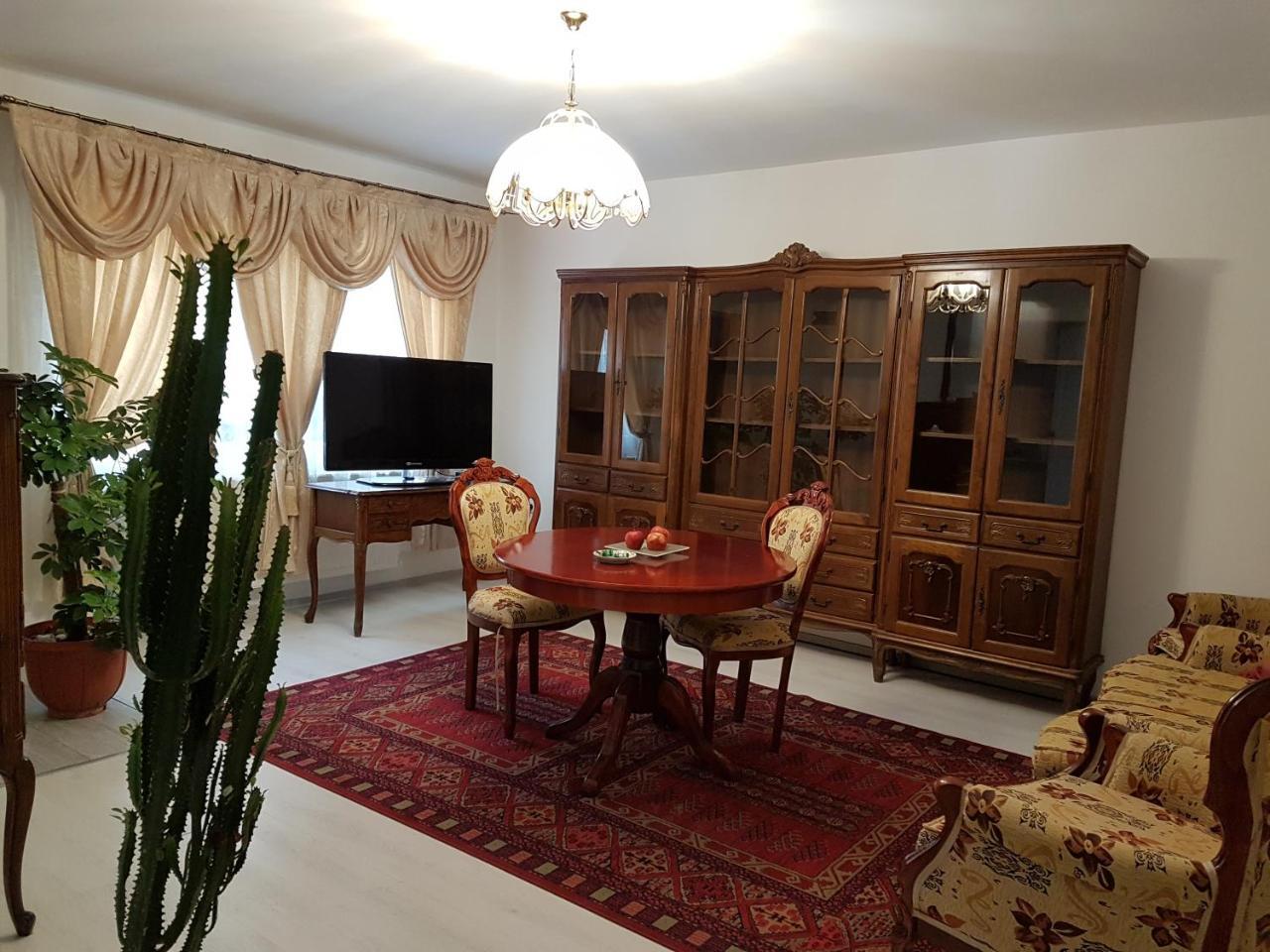 Rent Holding Apartments Iasi Luaran gambar
