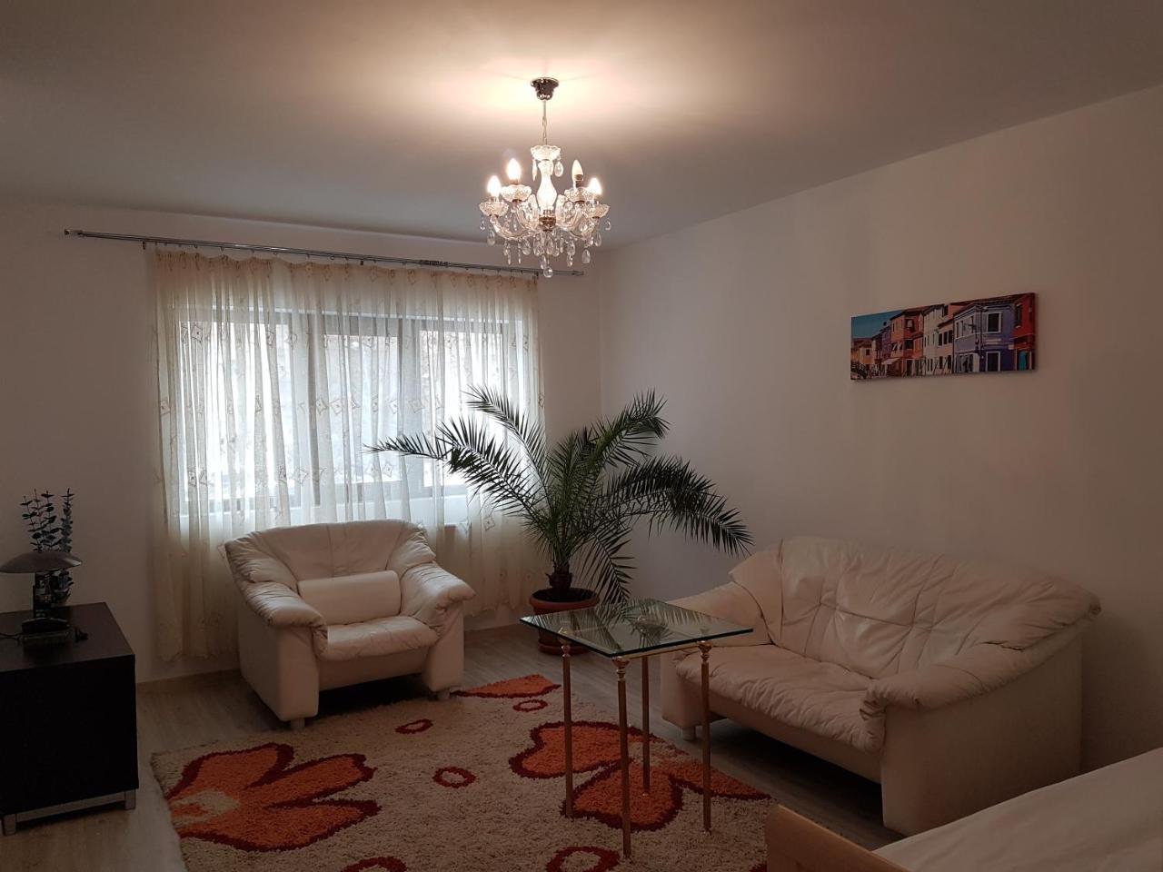 Rent Holding Apartments Iasi Luaran gambar