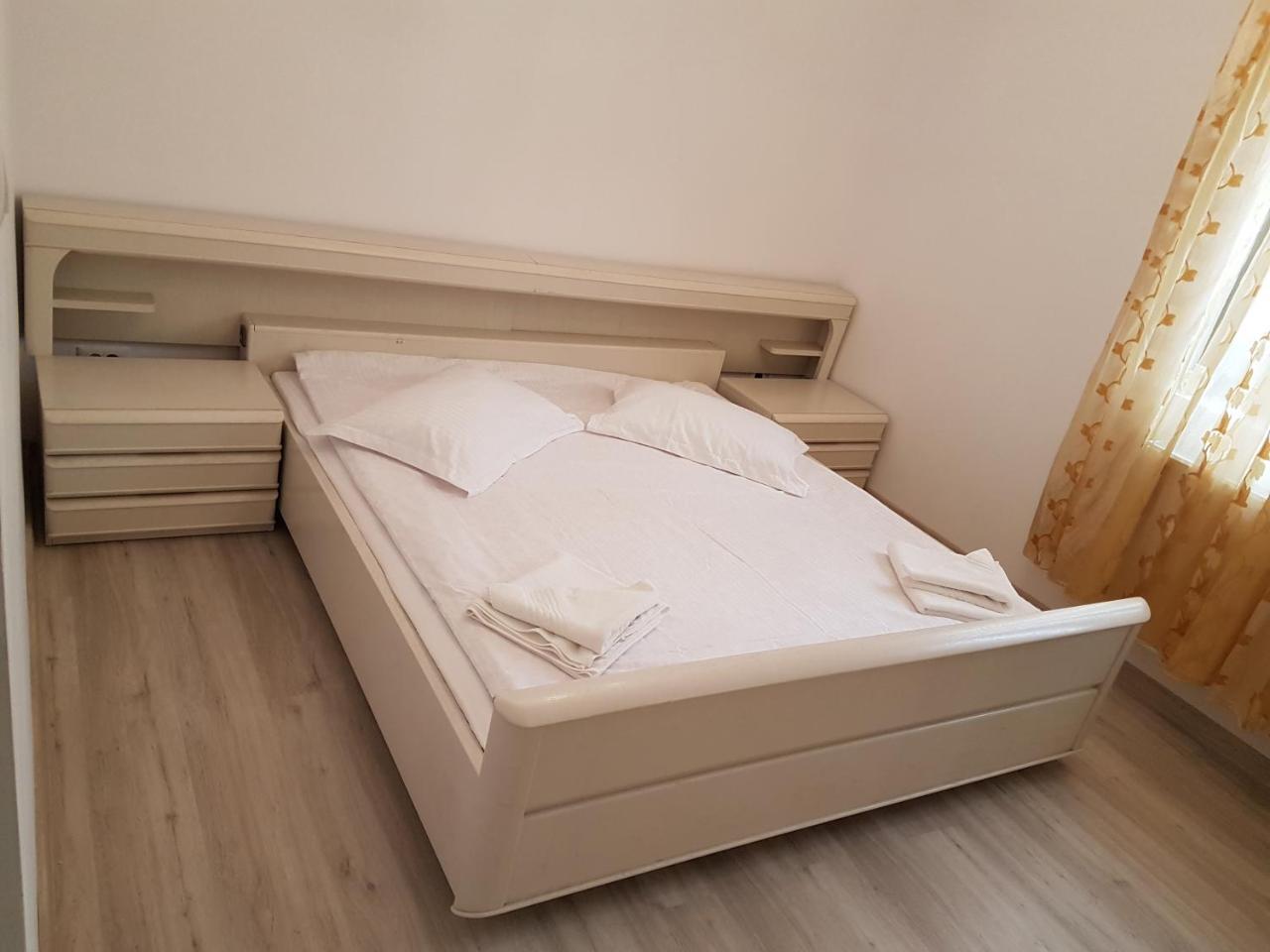 Rent Holding Apartments Iasi Luaran gambar