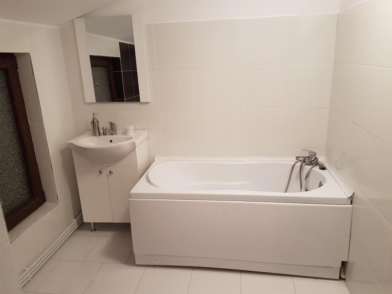 Rent Holding Apartments Iasi Luaran gambar
