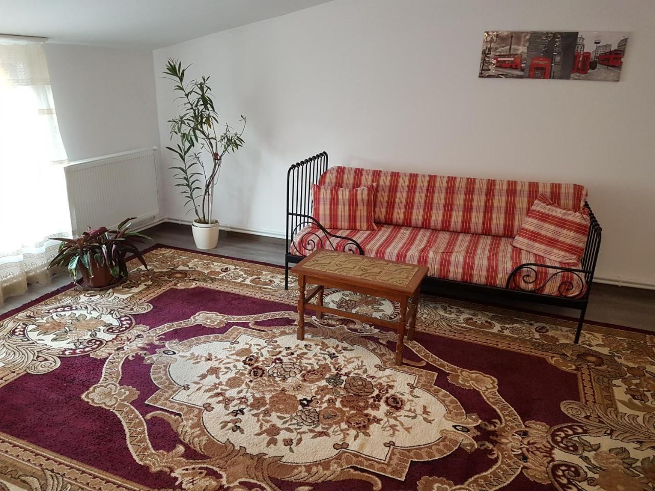 Rent Holding Apartments Iasi Luaran gambar