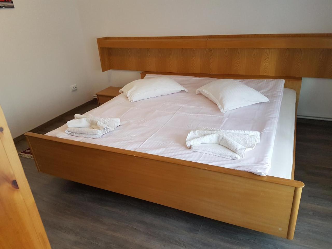Rent Holding Apartments Iasi Luaran gambar